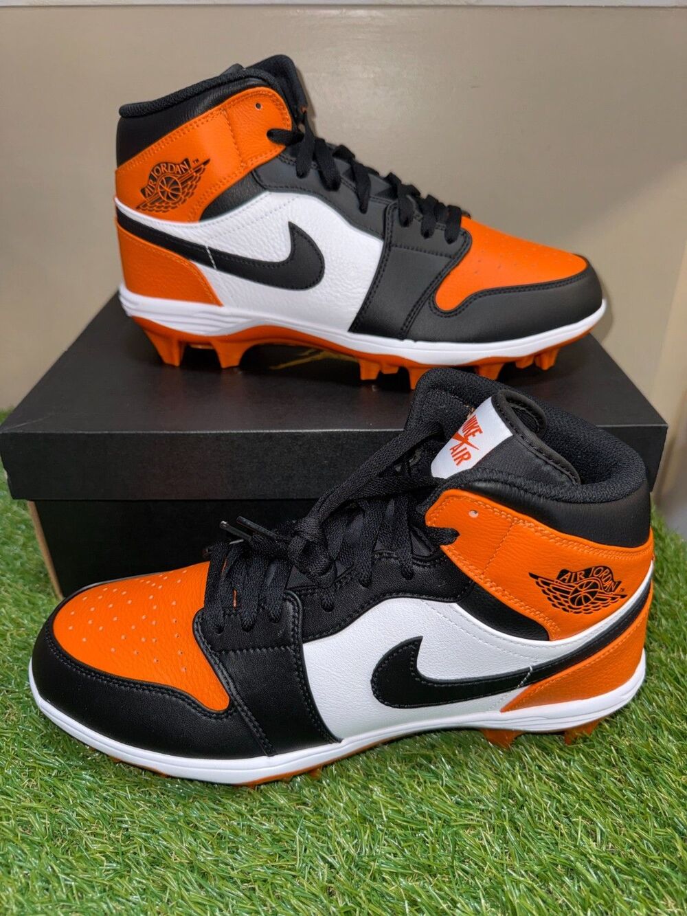 Size 11 Nike Air Jordan 1 Mid TD Football Cleats Shattered Backboard FJ6805-801